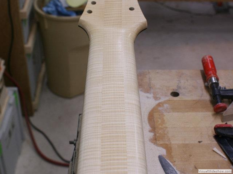 017_neck_with_first_varnish_coat